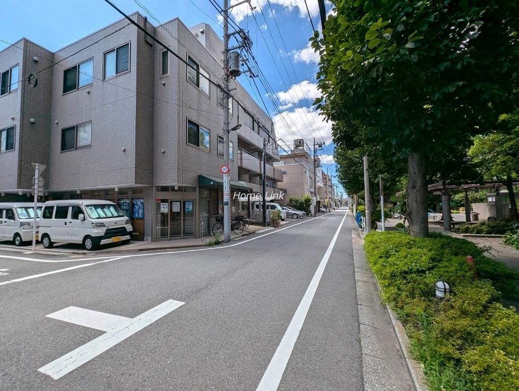 パークハイツ小豆沢　南西側 前面道路